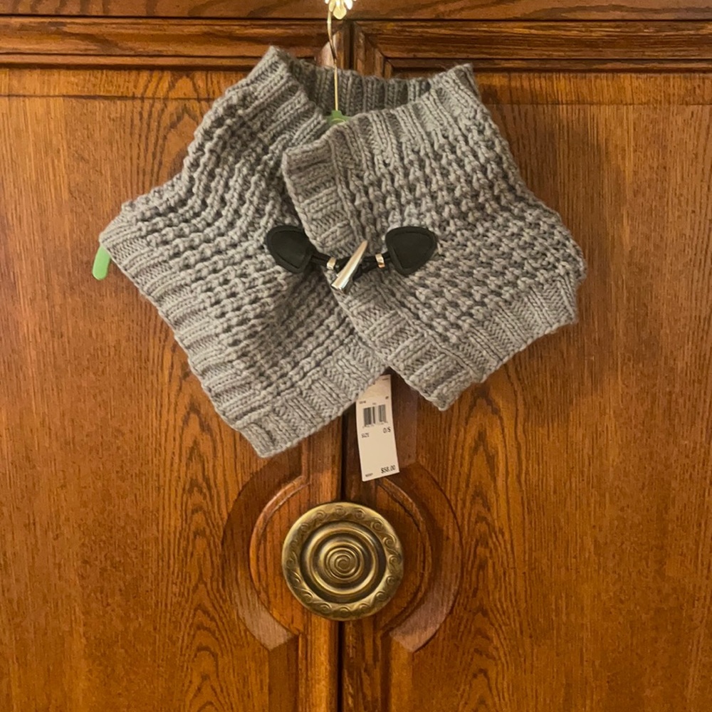 Michael Kors scarf with toggle closure